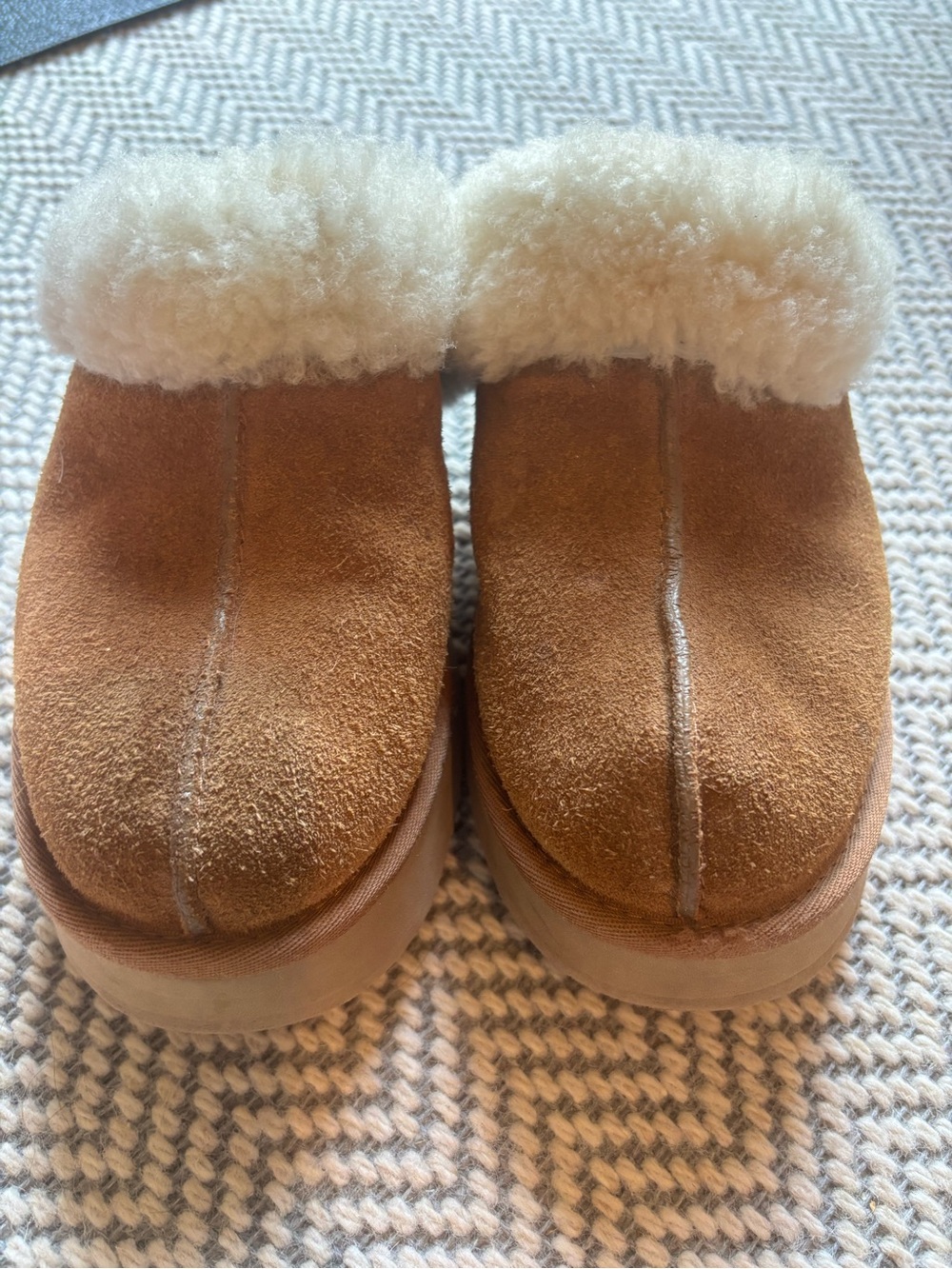 Ugg Women’s Platform Slippers in Chestnut
